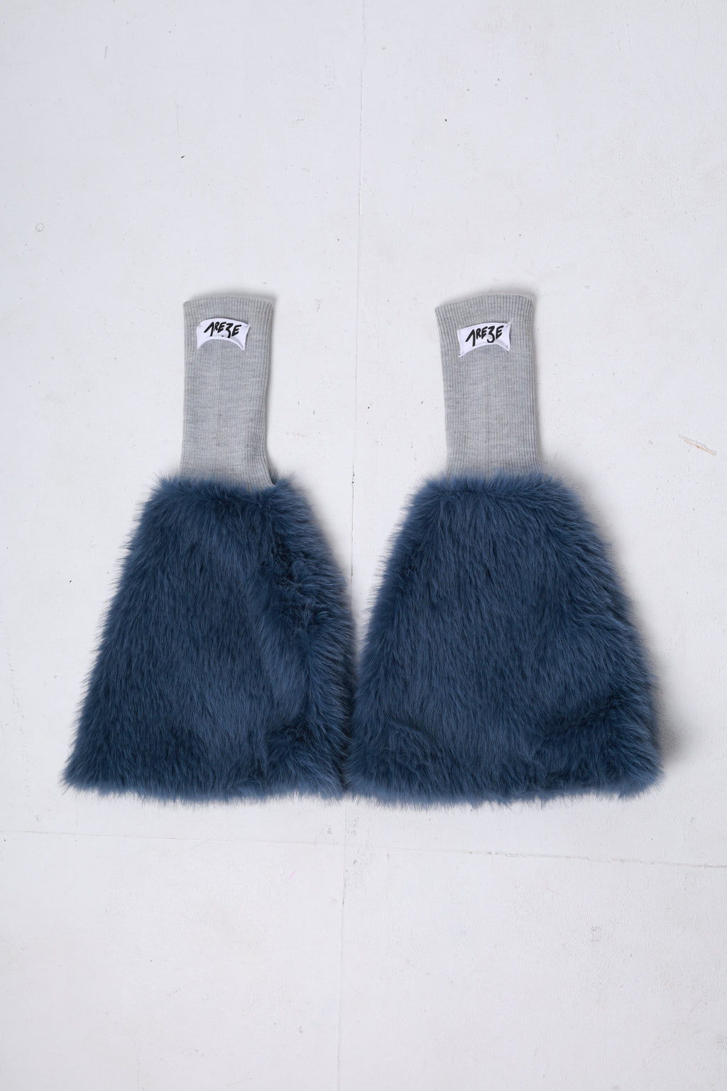 HAIRY LEG WARMERS - BLUE