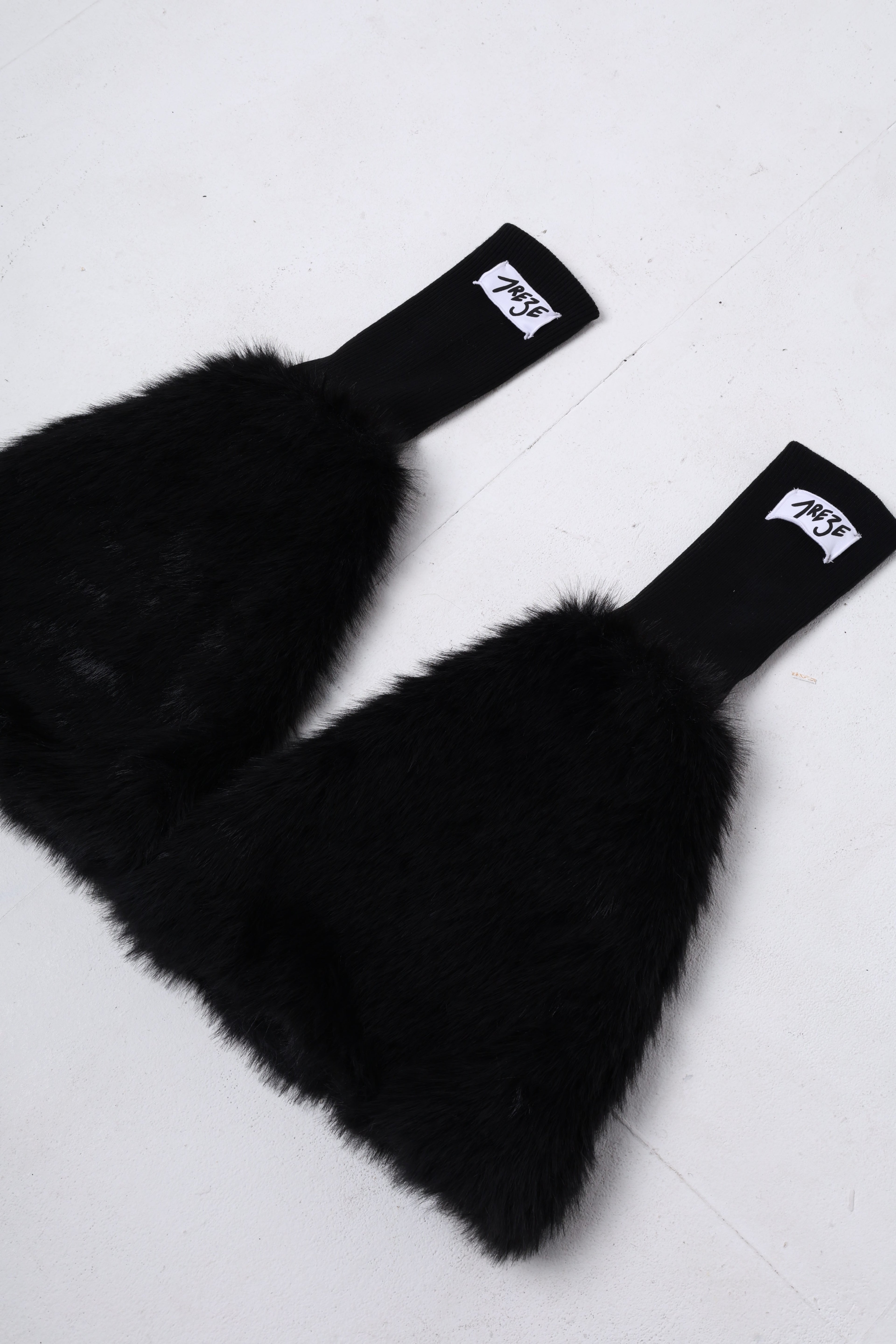 HAIRY LEG WARMERS - BLACK
