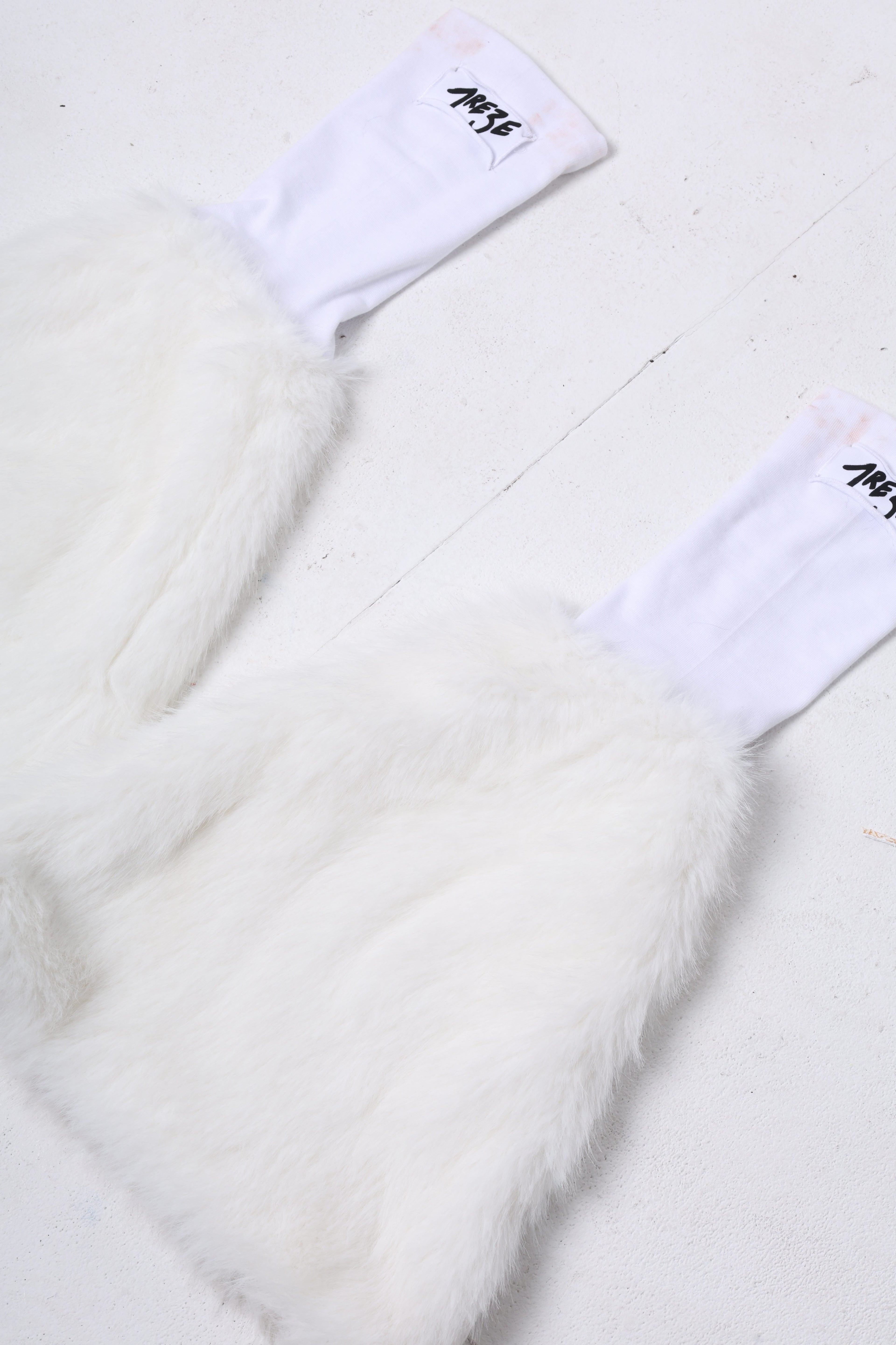 HAIRY LEG WARMERS - WHITE