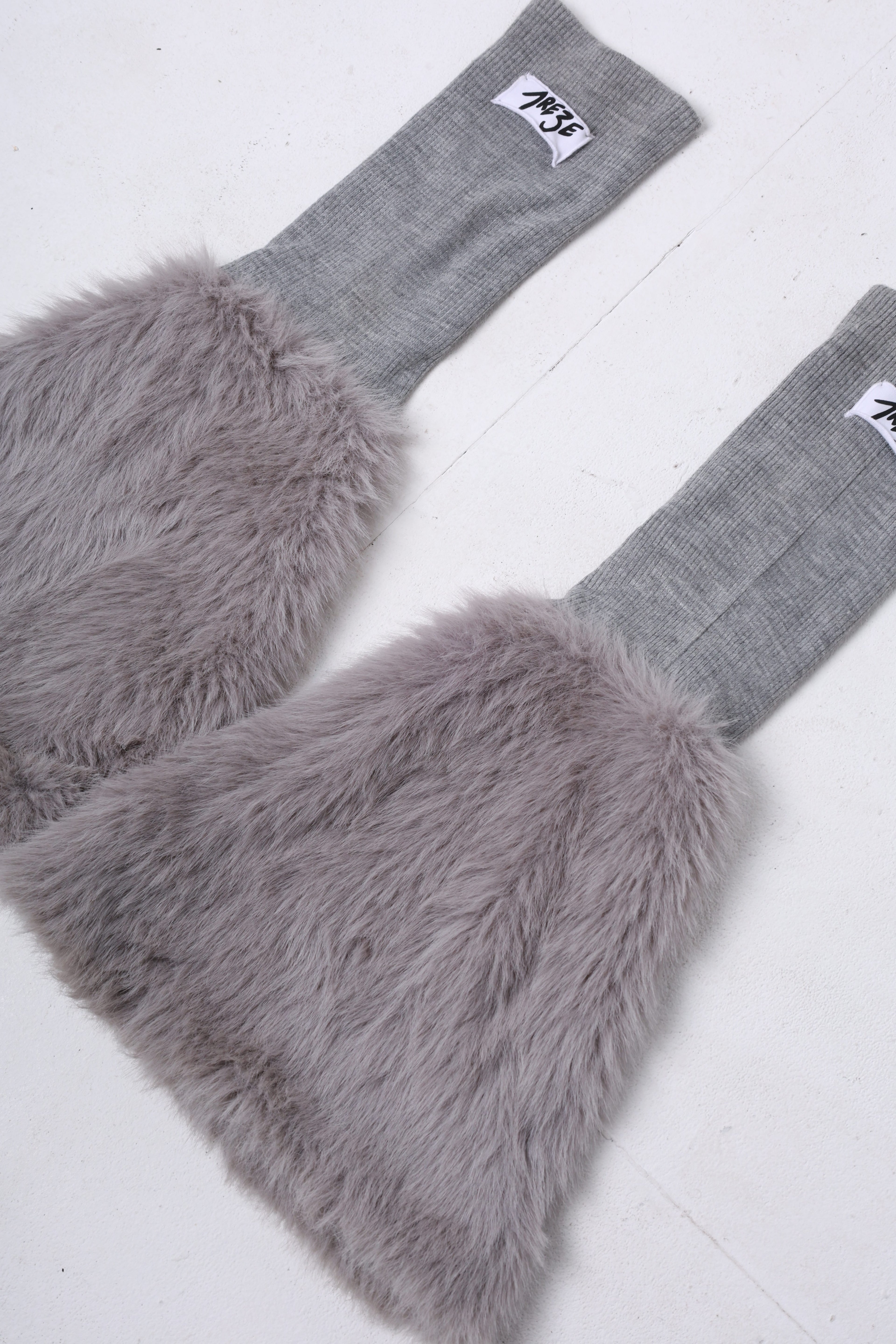 HAIRY LEG WARMERS - GREY